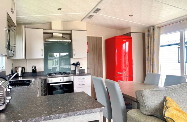 Bude Coastal Retreat - 3 Bedroom Holiday home