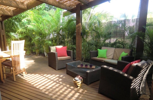 Bungalow and zen terraces nestled in an exotic garden near the lagoon