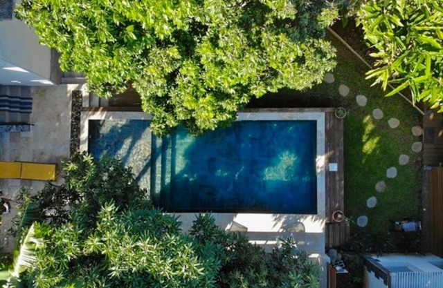 bungalow avec piscine chauffée.