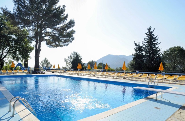 Bungalow B (AEG401) by Interhome