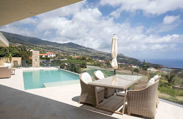 Bungalow for 8 guests with 150m² in Estreito da Calheta (175507)