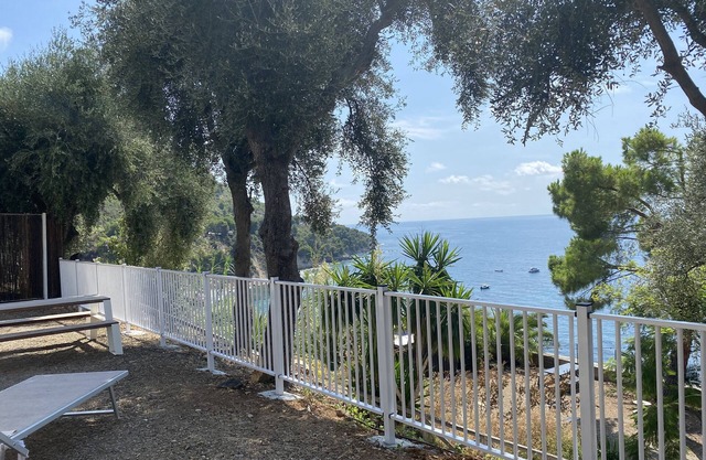 Bungalow in holiday resort 6-8pp + beach + pool