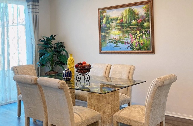 Bungalow Large Bedroom Suite With Separte Bathroom + Office Area In RIVERSIDE