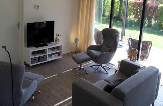 Bungalow near Veerse Meer with Private Garden