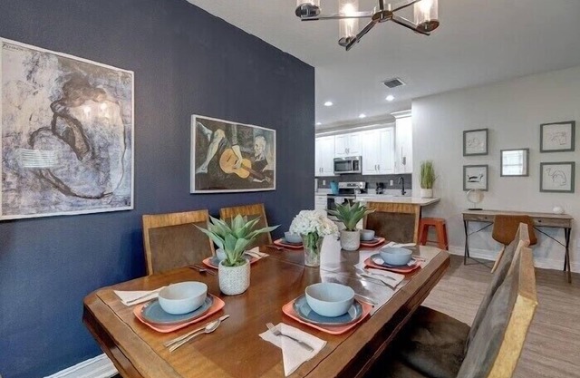 ♪Bungalow of Soul♬6 King Beds Nxt②Dwntwn w/Balcony Outdoor Seating