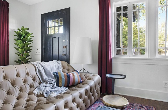 Bungalow Suite - Minutes to Downtown & Stadium