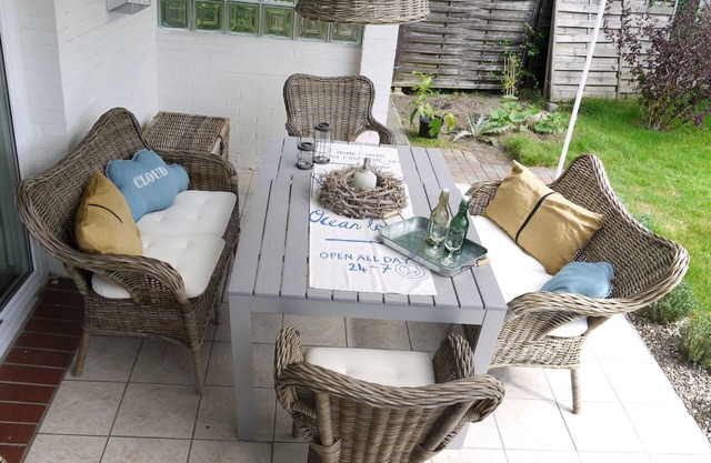 Bungalow with a spacious plot near the beach