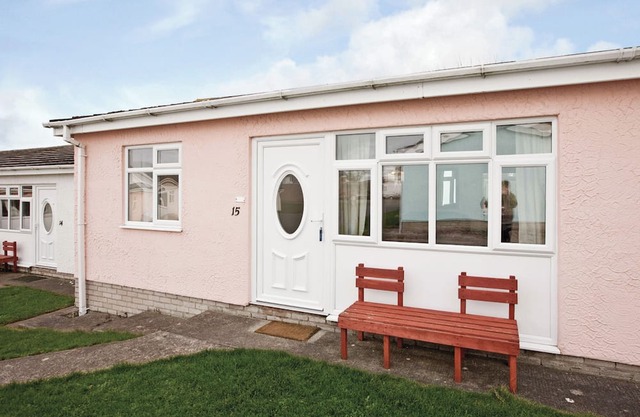 Bungalow with one double and one single.