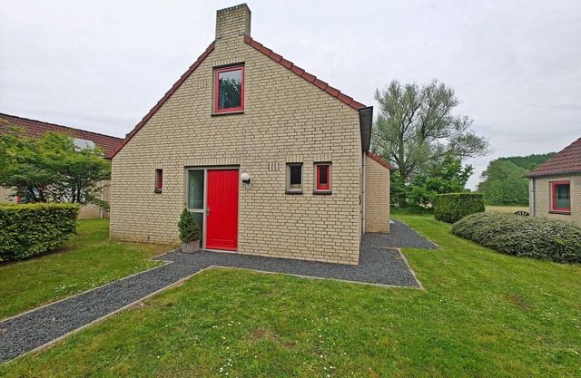 Bungalow with Terrace and Lake Views
