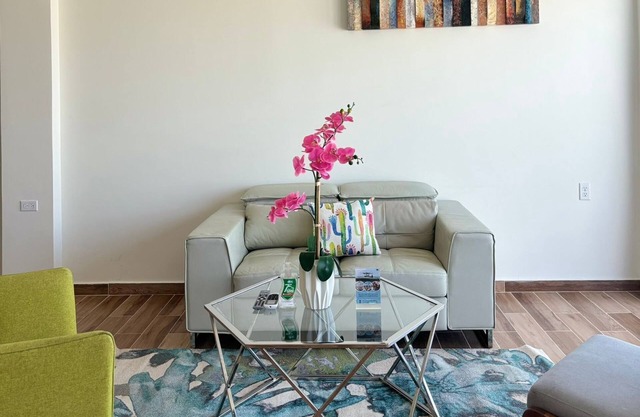 Bushiri's Long Life Building-2BD/1BA APT-Sleeps 4