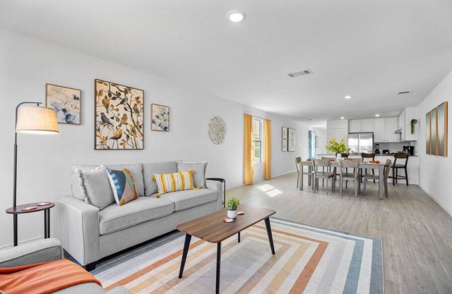 Business Haven in New Braunfels with 5 Beds