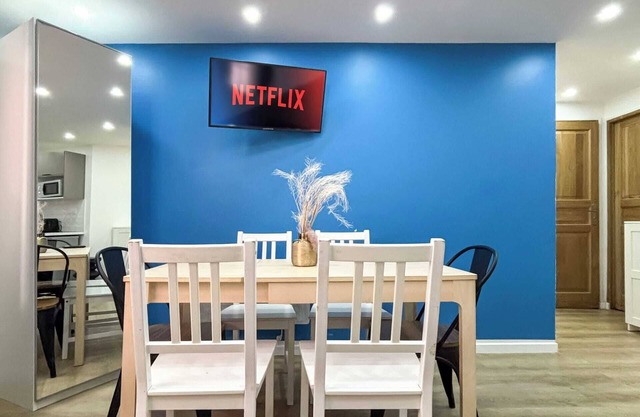 Buttes Chaumont 2 - Two Bedroom Apartment, Sleeps 6