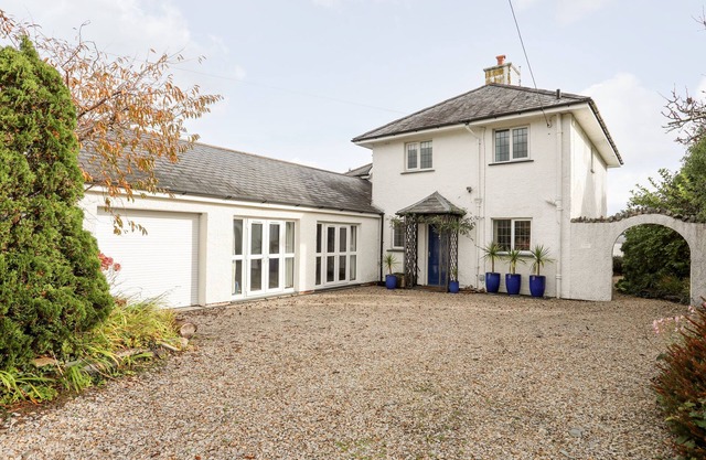 BWTHYN, pet friendly, country holiday cottage in Porthmadog
