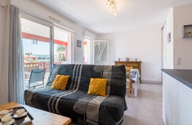 Côté du Lac by Interhome