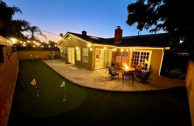 CA4 House Family Oasis, Golf, Fire Pit & Games