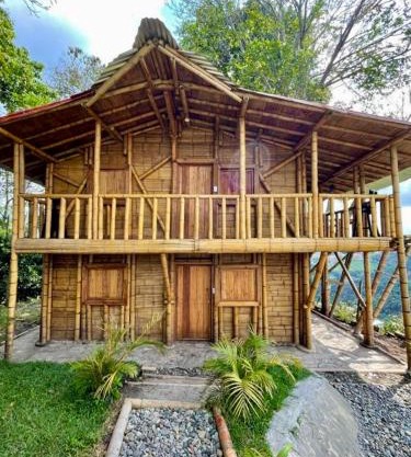 Cabaña Bamboo House