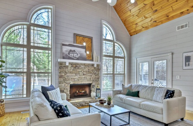 Cabin Cottage in Ellijay Woods