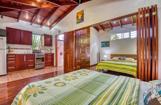 "Cabina Tucan" - Caribbean bungalow 250m from the beach, with dream pool & Eden garden