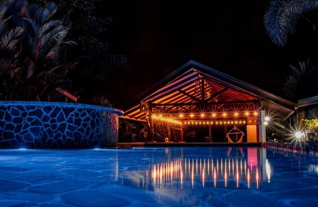 Cabin Featuring Jacuzzi and Pool in La Fortuna