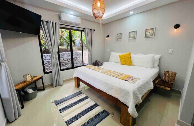 Cabin in La Fortuna with Jacuzzi and Pool