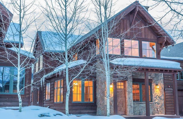 Cabin in the Heart of Town - Big Sky