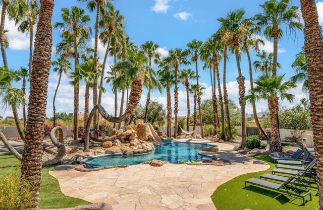 CAESAR'S BLISS: MASSIVE ESTATE WITH ROOFTOP DECK