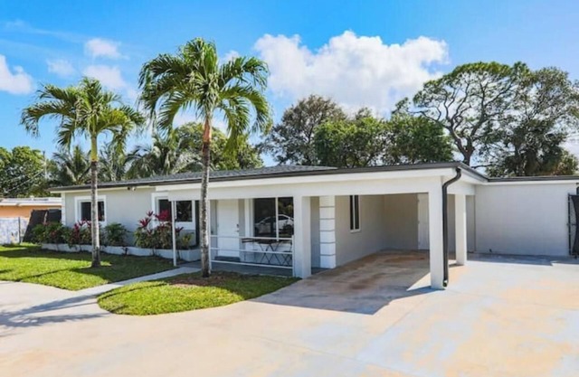 Califronia-Style Retreat - 1100