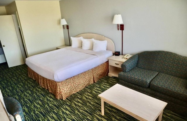 Calm, Comfortable Room in Andrews with Parking on Site
