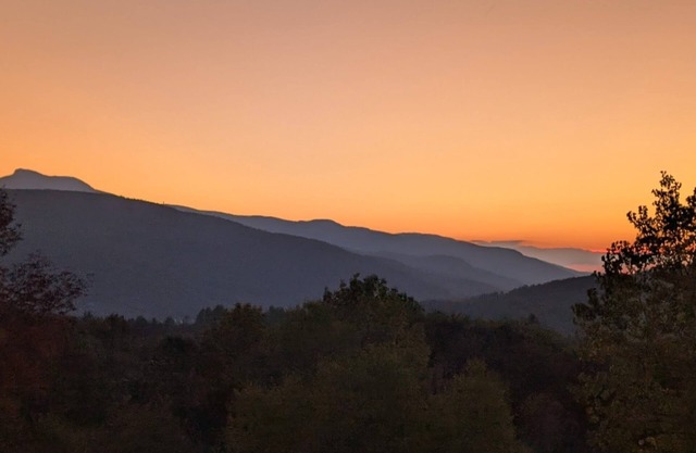 Camel's Hump View Ski House - 10 miles to Stowe!