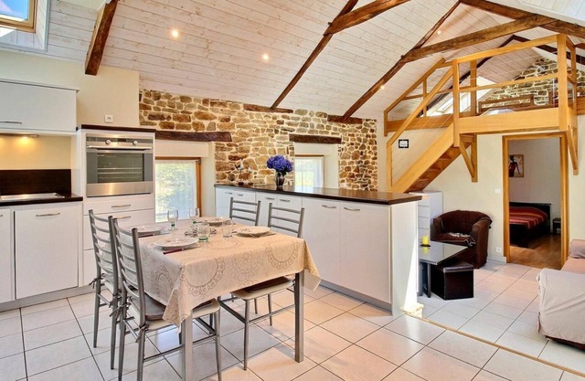 Camellias - LOCOAL MENDON