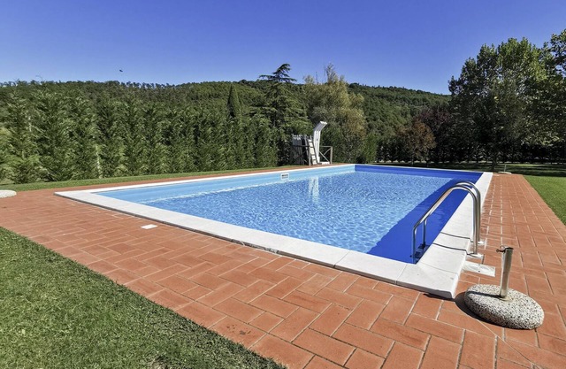 camera in agriturismo con piscina