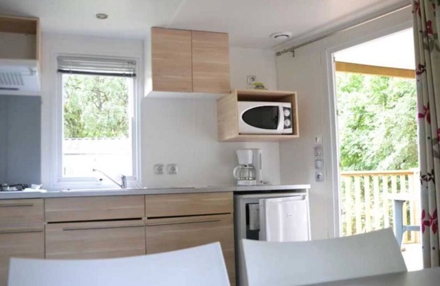 Camping 3 étoiles - Piscine - eeebah