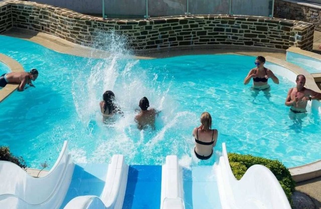 Camping 4 étoiles - Parc aquatique - ccbbgbh
