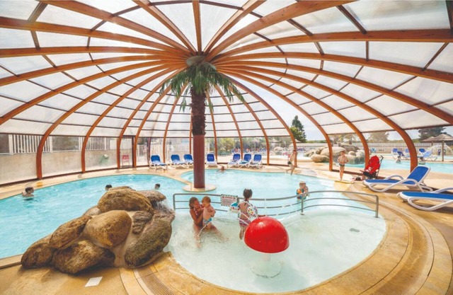 Camping 5* | Mobil-home TV Plancha 6p | Piscine