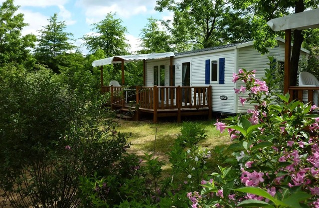 Camping du Lac* - MRI Mobile Home 3 Rooms 4/6 People