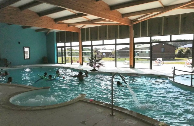 Camping Domaine de la Héchaie - 3 room bungalow for 4 people