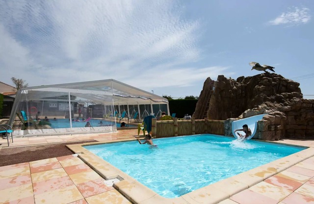 Camping La Mouette Cendree * - Mobile Home 3 rooms 4 people