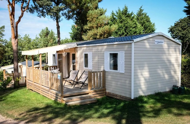 Camping Le Coiroux* - 5-room mobile home for 8/10 people