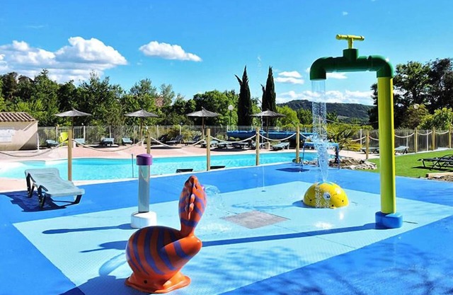 Camping Les Terrasses Provençales* - Tent Lodge 3 rooms 4 people Without Sanitary
