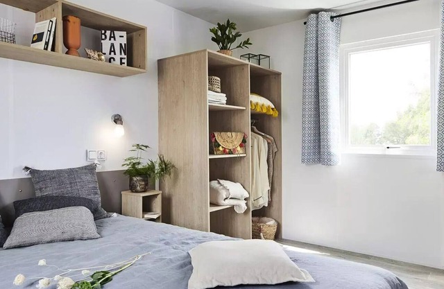 Camping maeva Club Les Alizés * - Mobile Home PMR Presta+ 3 Rooms 4 People Air-conditioned + TV