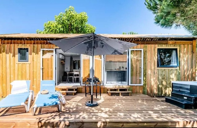 Camping maeva Respire Domaine Les Carrelets de Soulac ***** - Luxury Cabin 3 Rooms 4 People Jacuzzi + Air Conditioning + TV