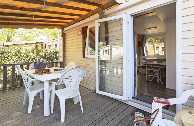 Camping Marina d'Erba Rossa * - Classic 3-room mobile home for 4 people