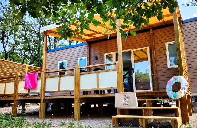 Camping Tikayan Rives du Lac de Sainte Croix* - Mobile Home Texas Comfort 4 rooms 6/8 people Air-conditioned