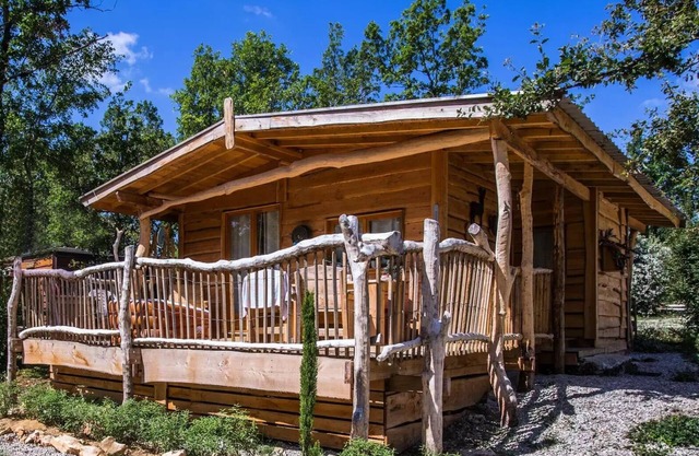 Campsite Les 3 Cantons* - Chalet Glamping Lodge 4 rooms 6 people