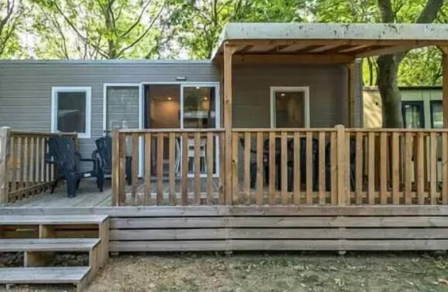 Campsite Domaine de la Sainte Baume* - Comfort XL mobile home 4 rooms for 6 people Air-conditioned + TV