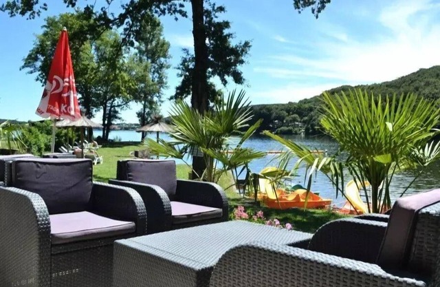 Campsite Les Cantarelles* - Family Premium 3 rooms 4 people Air-conditioned