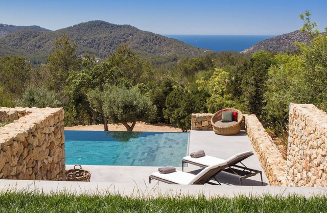 Can Zama - Six Bedroom Villa, Sleeps 12
