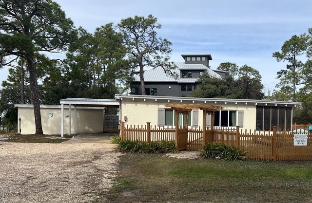Canal Front, Private Pool and Dock