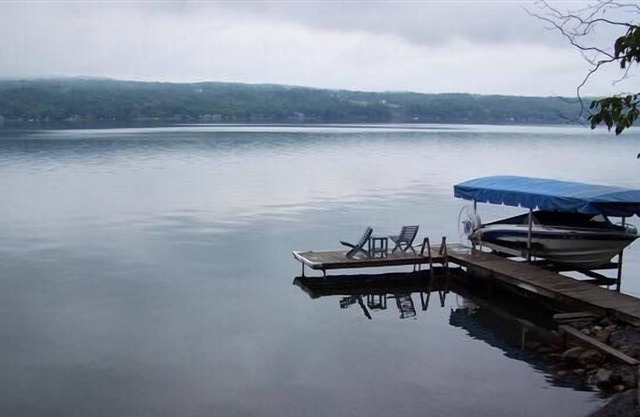 Canandaigua Lake Cottage in the Woods