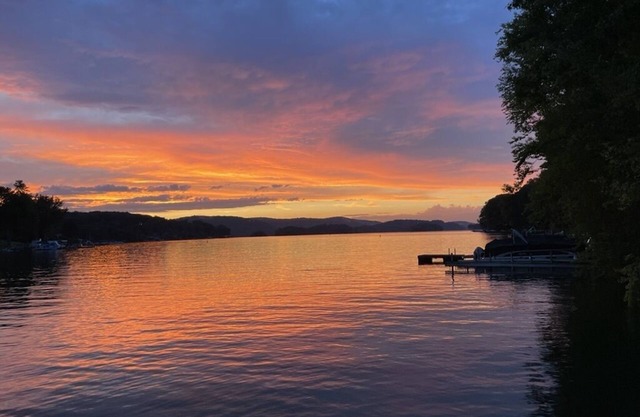 Candlewood Lake house rental, Lattins Cove, Danbury